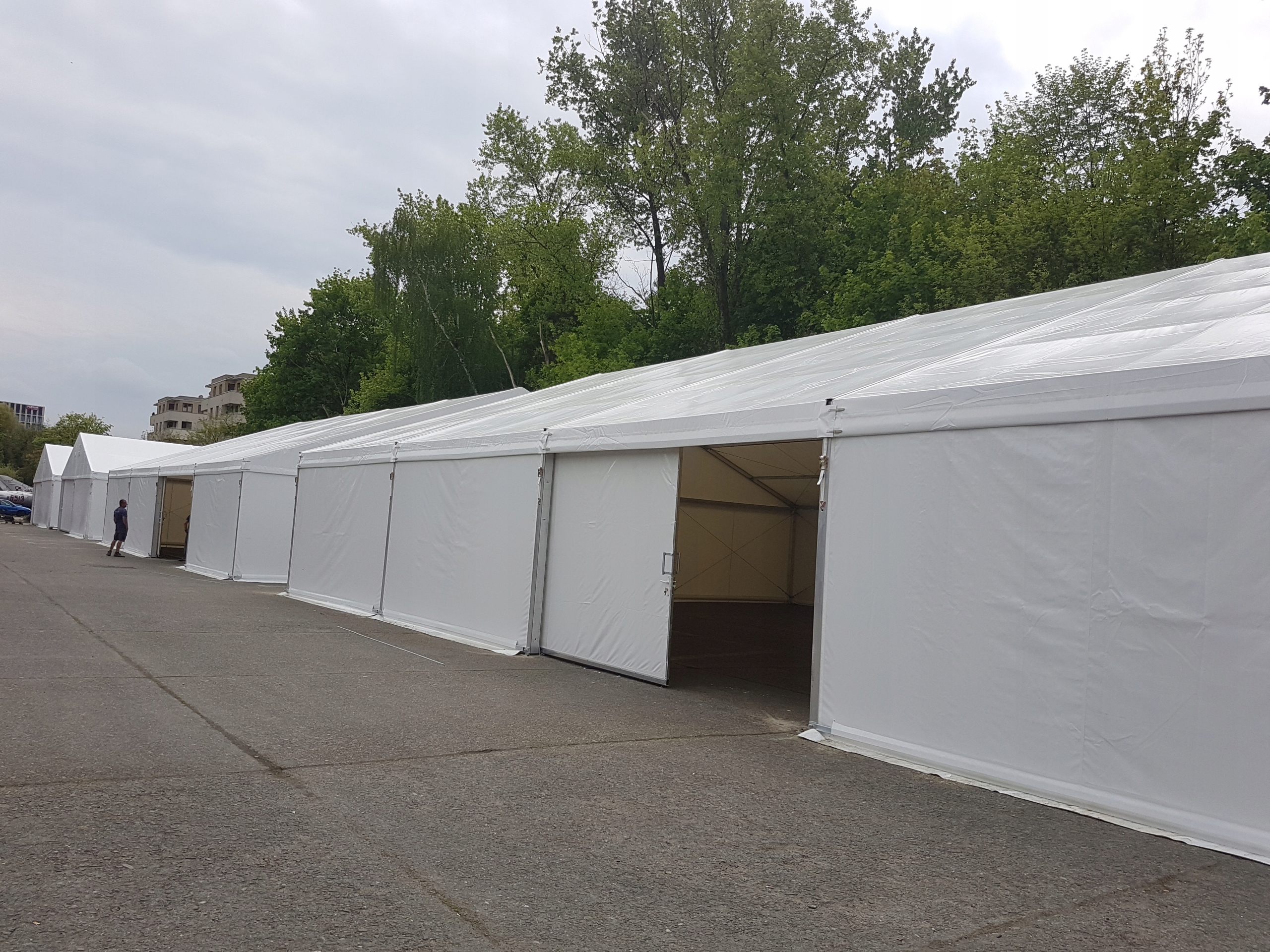 Stan s 8 stenami, 15 x 20 x 2,5 m
